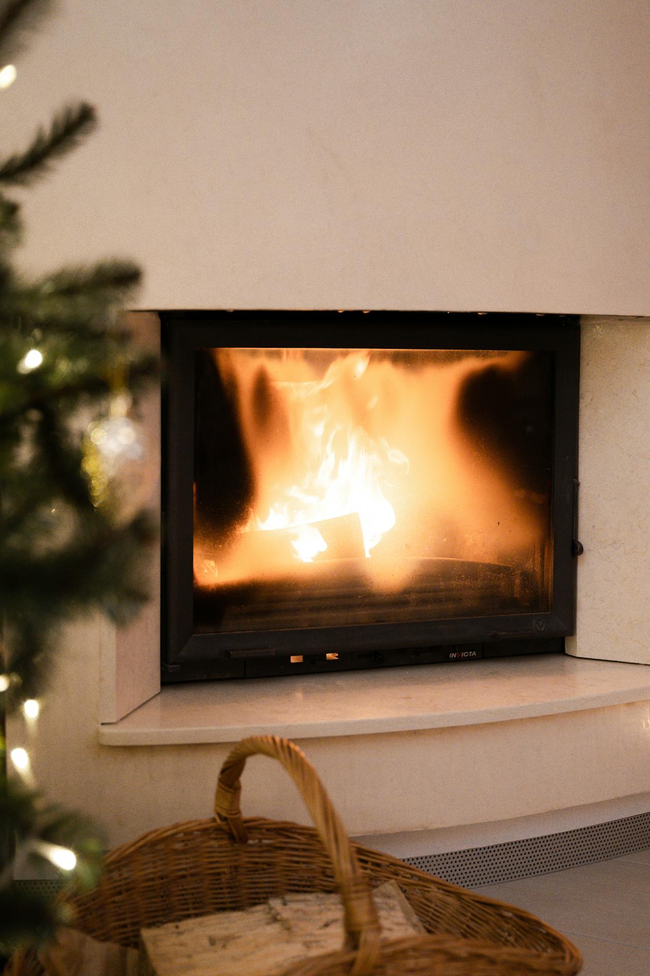 Oplev en verden af kvalitet og komfort med brændeovne fra Himmerlands Pejsecenter